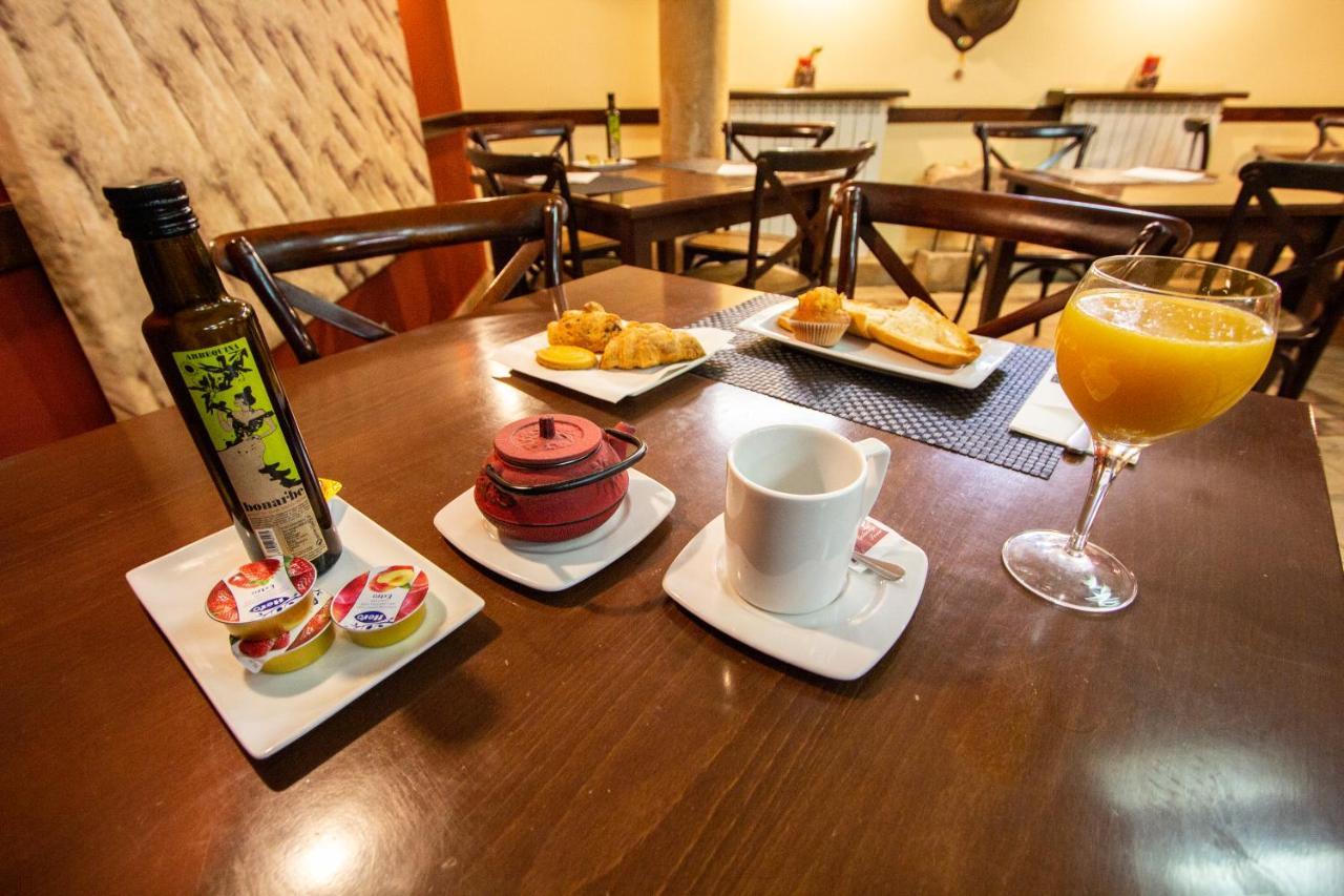 Hostal Los Canteros Golmayo Esterno foto
