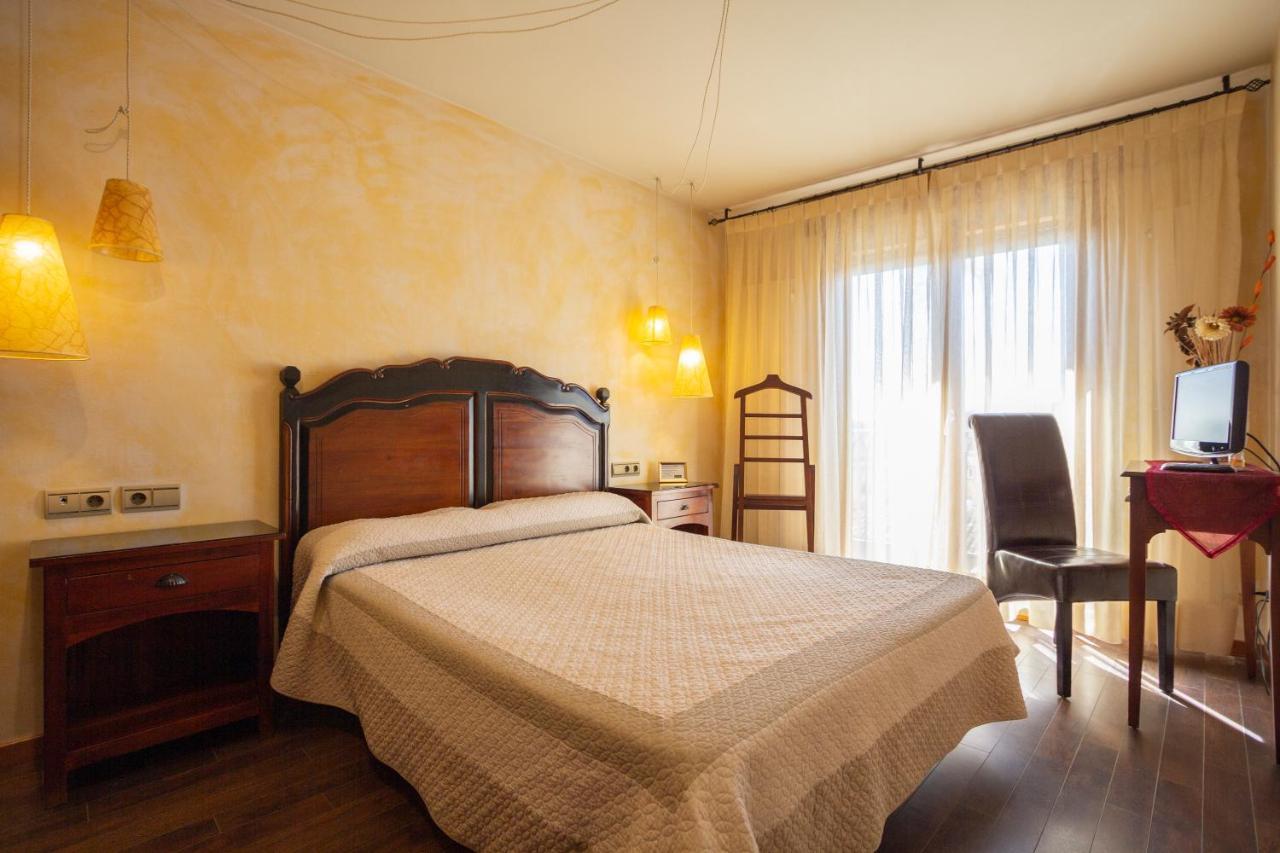 Hostal Los Canteros Golmayo Esterno foto