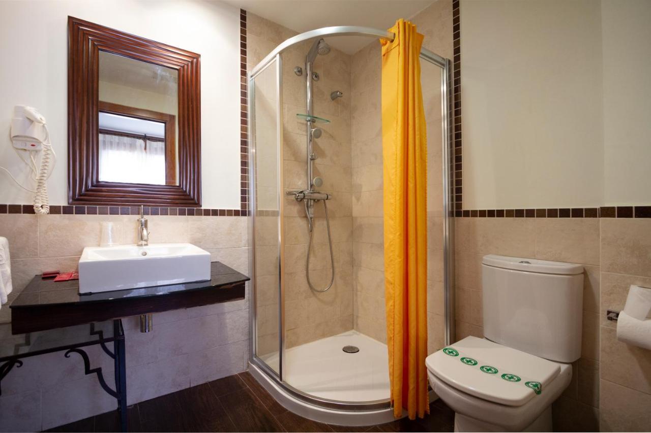 Hostal Los Canteros Golmayo Esterno foto