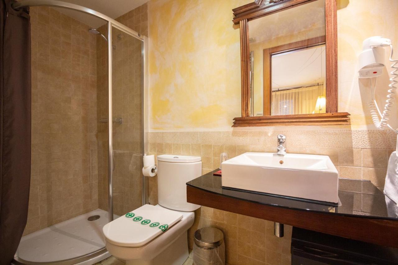 Hostal Los Canteros Golmayo Esterno foto